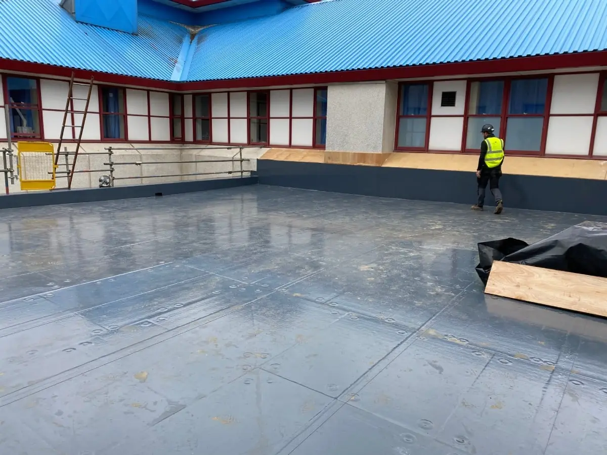 Bournemouth Hospital New Pharmacy Extension: roof works