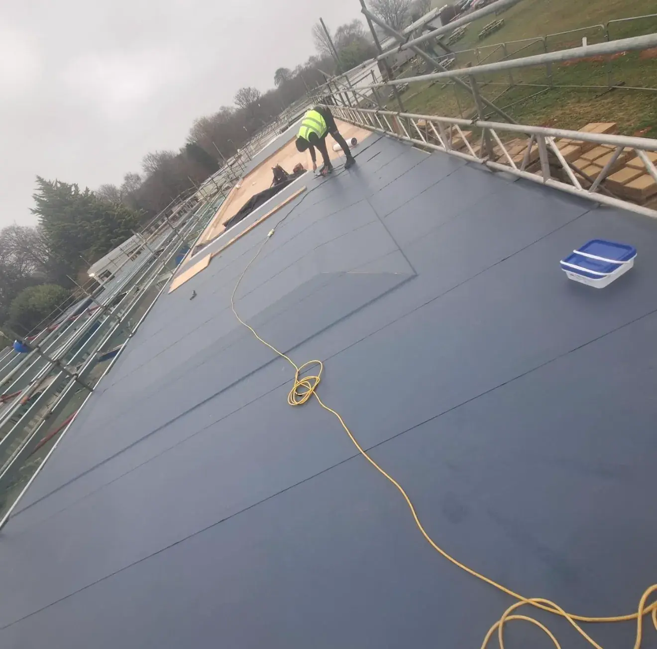 Single ply membrane installation